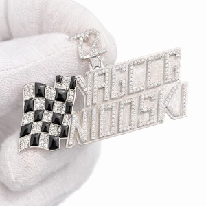 Colgante de Plata 925 con Diseño de Bandera de Carreras y Diamante Cultivado en Laboratorio, Placa con Nombre Personalizada, Amuleto Deportivo Unisex, Estilo Hip Hop con Esmalte Brillante - Product Image 1