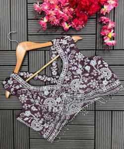 Impresionante Lehenga Choli para la boda de las mujeres: abrace la elegancia en su día especial: un favorito para las tiendas minoristas Gharara - Product Image 2