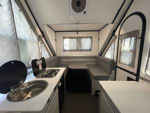 Remolques de Viaje Ligeros de Aluminio con Doble Amortiguación, Modelo A-Frame Camper Aliners Evolution 12, 15 pies, para 4 Personas, Económicos, 2025-2026 - Product Image 4