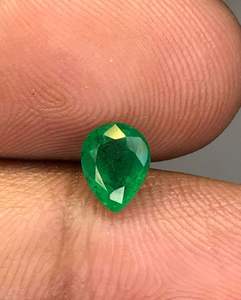Esmeralda natural facetada con corte de pera. Esmeralda suelta. Esmeralda verde intenso con corte de pera. 6.40X5MM. - Product Image 2