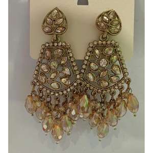 Ensemble de boucles d'oreilles pour femmes de qualité supérieure, design ethnique, finition dorée oxydée, pour un usage décontracté, au bureau et lors d'événements culturels - Product Image 1