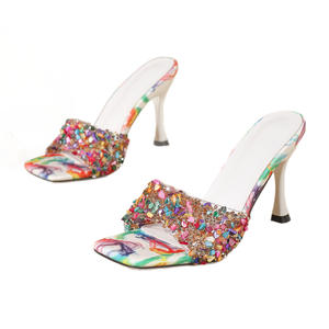 Sandalias de tacón alto con pedrería de colores para mujer, nuevo estilo de verano, elegantes, con tacón fino, punta cuadrada y punta abierta. - Product Image 1