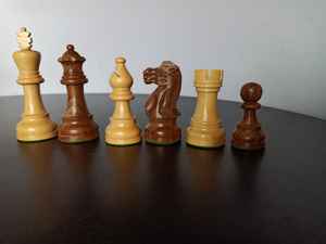 Pièces d'échecs en bois de luxe de qualité supérieure incurvées à la main meilleur design très exigeant 2.3 pouces pions d'échecs - Product Image 3