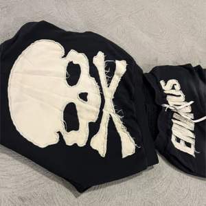 Personalizado de los hombres parche desgastado Raw Hem acampanado pantalones de chándal sólido impreso Sudadera con capucha French Terry Jogger Set Streetwear chándal - Product Image 2