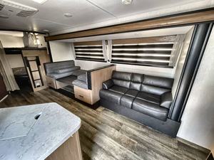 Camping-car F-o-r-e-s-t R-i-v-e-r Grey W-o-l-f 26DBH d'occasion 2023 - Product Image 4