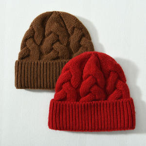 Bonnet en laine mérinos 100% tricoté en câble, unisexe, couleur unie, chauffe-oreilles d'hiver pour les voyages, la randonnée, les activités de plein air, les affaires et la plage - Product Image 2