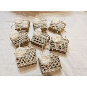 Sac mini en herbe de mer très vendu pour ranger de petits objets, emballage cadeau, transport quotidien et organisation personnelle légère, Vietnam - Product Image 3