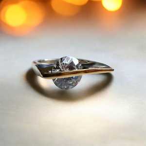 Anillo Sello de Plata de Ley 925 con Baño de Oro de 14k y Circonita Cúbica Natural, Engaste de Barra, Diseño Elegante, Banda Plana Apilable, Regalo Cristiano - Product Image 3