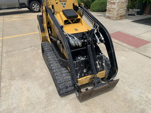 รถตักล้อยางขนาดเล็ก Vermeer S925TX ปี 2022 เครื่องยนต์ดีเซล Kubota 25 แรงม้า  น้ำหนักบรรทุก 925 ปอนด์  ขาย - Product Image 3