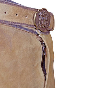 Short classique allemand confortable en cuir suédé pour hommes, motifs personnalisés brodés, couleur unie, décontracté - Product Image 6