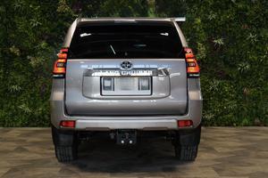 NOUVEAU/OCCASION TOYOTA LAND CRUISER 3.0L DIESEL BOÎTE DE VITESSES MANUELLE COULEUR GRIS SUV 130KW - 177HP - Product Image 5