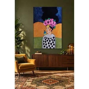 Impression sur toile Fida avec couronne de fleurs roses et oiseau coloré - Product Image 1
