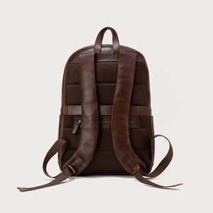 Mochila Philos Vintage de Cuero Genuino Marrón con Protección RFID, Cierre de Cremallera, Forro de Poliéster, Estilo Elegante para Invierno y Verano - Product Image 6