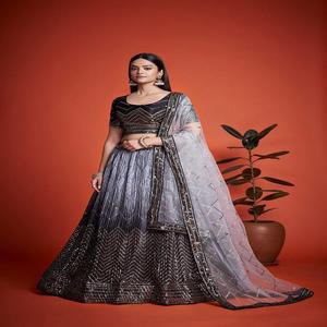 Vêtements ethniques les plus fantaisistes à la mode Chinon lourd Lehenga Choli & Dupatta avec broderie et paillettes à vendre - Product Image 1