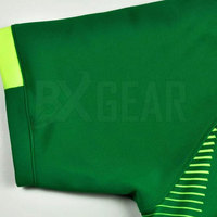 2025 nuevo uniforme de fútbol hecho de tela de poliéster de alta calidad diseñado para jóvenes adultos y equipos profesionales
