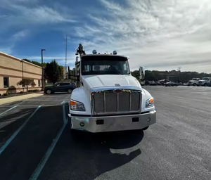 Precio con Descuento 2023 para Camiones Mecánicos/de Servicio Usados Peterbilt 536 RHD/LHD, Listos para Enviar - Product Image 3