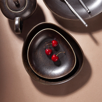 YAYU – Assiettes profondes en porcelaine chinoise, forme irrégulière, style japonais, noires, pour hôtels et restaurants – Vente en gros directe usine