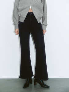 Jeans évasés noirs classiques Factory-Direct pour femmes-Pantalon stretch coupe ajustée 66% coton avec style rétro et confort - Product Image 2