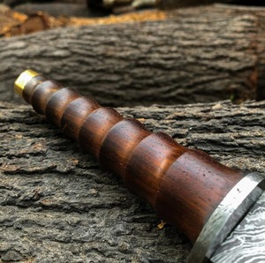 Couteau de chasse à lame en acier damassé fait à la main avec manche en bois de rose personnalisable OEM cadeau d'anniversaire personnalisé pour lui - Product Image 2