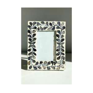 Cadre photo carré unique en résine à motif floral, écologique, durable, pour décoration de table ou murale, nouveau style, pour l'affichage de peintures et de dessins, taille moyenne - Product Image 1