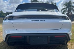 2023 Proc-she Tay-cam G.T.S Sport Turismo Wagon con Techo Solar, Faros Delanteros, Cámara Trasera 360, Asientos Eléctricos, Motor Turbo - Product Image 4