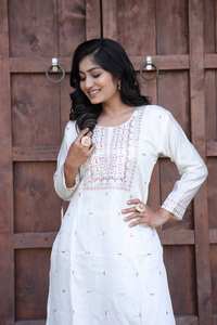 Salwar Kameez de la Serie Kf en Algodón Cambric Puro con Función de Secado Rápido, Estilo Tradicional para Fiestas - Todas las Temporadas - Product Image 3