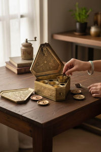 Boîte à épices en laiton de conception royale pour la décoration de cuisine d'inspiration patrimoniale, ajoutant une touche de luxe traditionnelle - Product Image 2