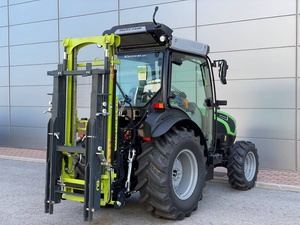 Tractor Deutz Fahr 5115 DF GS de alta potencia, 115 HP, tractor agrícola utilitario con cabina para uso agrícola. - Product Image 4