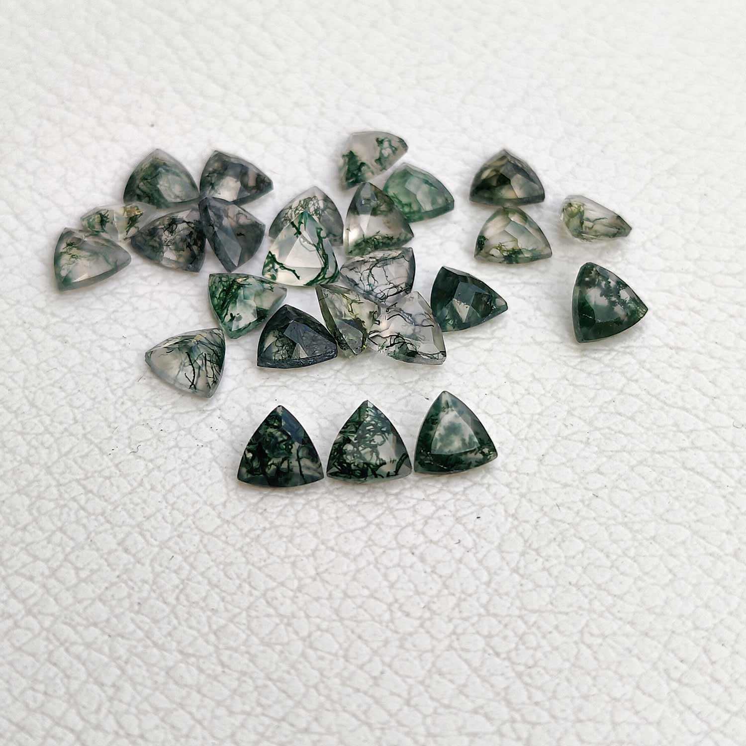 สีเขียว