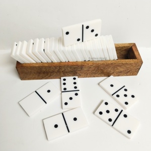 Nueva caja de juego de dominó blanco de madera y resina con 28 rebanadas acrílicas combinación única para jugar - Product Image 1