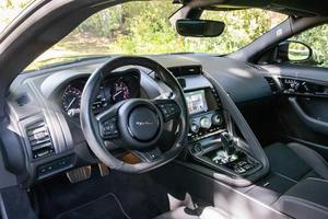 Jaguar F-Type R Coupé 2018 Usado en Buen Estado - Product Image 2