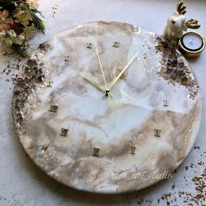 Decorative green <b>wall</b> <b>clock</b> made from resin with unique ripple texture and color blending for eclectic modern interiors - Product Image 6