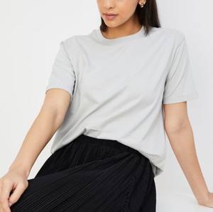 T-shirt pour femme 100% coton, coupe classique, léger, séchage rapide, respirant, uni, teint, tricoté, avec logo décoratif, décontracté pour l'été - Product Image 2