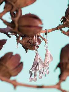 Pendientes de tuerca florales clásicos de alto grado superventas, suministro directo indio de alta calidad con accesorio de moda brillante - Product Image 2