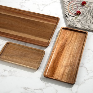 Plateau de service en bois avec finition élégante, parfait pour servir des aliments et des boissons - Product Image 6