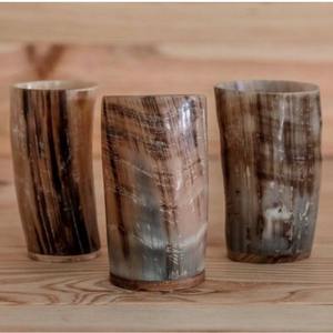 Gobelet en corne de buffle et de boeuf naturel poli de luxe authentique verre à liqueur viking médiéval avec base en bois style animal - Product Image 2