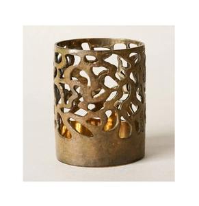 Bougeoir votif en métal artistique pour le salon ajoutant du charme et de la chaleur aux réunions de famille confortables et au décor - Product Image 2