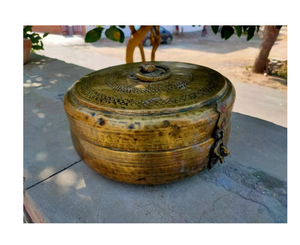 Admirable Design Laiton Chapati Box Couvercle En Métal Doré Vente Chaude Vaisselle À Manger Chapati Box Déjeuner Dîner Utilisation - Product Image 2