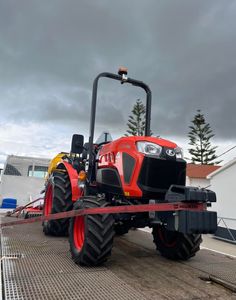 Tracteur agricole Kubota de qualité supérieure. - Product Image 3