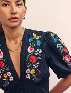 Vestido de Fiesta Elegante a la Rodilla, Corte en A, Cuello en V, Negro, Bordado Floral, Estilo Starlight, 100% Algodón Ecológico, al Mejor Precio - Product Image 3