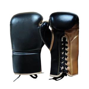 Guantes de Entrenamiento Profesionales de Cuero Sintético de Dos Tonos con Soporte de Muñeca Reforzado con Cordones y Acolchado de Alto Impacto - Product Image 4