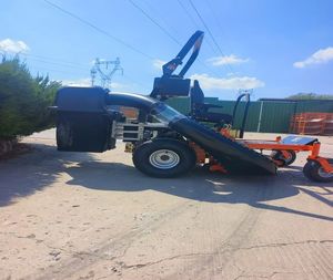 Tondeuse à gazon à braquage zéro - Product Image 3