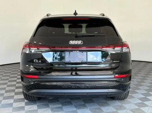 NUEVO MODELO WA1LUBFZ6RP069938 SUV de Lujo NewEnergy 2024 Q4 E-tron Premium Plus 55 AWD con 700+ km de Autonomía e Interior de Cuero - Product Image 3