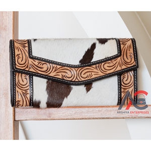 Nueva billetera de cuero con herramientas occidentales, bolso de mano de cuero para mujer, billetera grande de piel de vaca auténtica, billetera oculta con pelo de vaquera, regalo para ella - Product Image 1