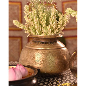 Jardinière et pot de fleurs décoratifs pour mariage et événements Jardinière de fleurs fantaisie d'intérieur ronde au design vintage fait à la main pour articles de table - Product Image 2