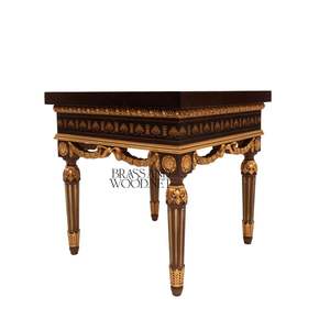 Table d'appoint carrée de luxe avec plateau en marbre beige et pieds cannelés sculptés à la main en or antique pour les salons classiques - Product Image 1
