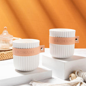 Vente en gros de bougies personnalisées en cire de soja Parfum de marque privée Aromathérapie Mèche de bois Pot en céramique de ciment pour les bars des Fêtes - Product Image 5