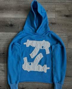 Sweats à capuche personnalisés ornés de strass, pulls en molleton lourd de luxe en gros avec un placement unique du logo en cristal - Product Image 4