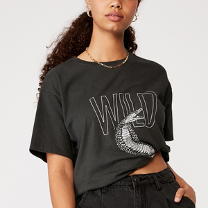 T-shirt d'été en jean personnalisé pour femme avec boutons et lettres imprimées, 100 % coton, vente chaude, OEM/ODM - Product Image 3