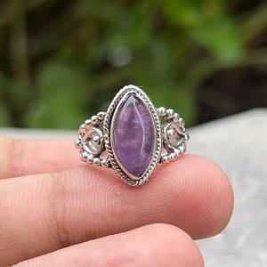 Aura Boosting Anillo de amatista hecho a mano Plata de Ley 925 Diseño minimalista Piedra preciosa natural Tamaño personalizado Regalo perfecto para ella - Product Image 1